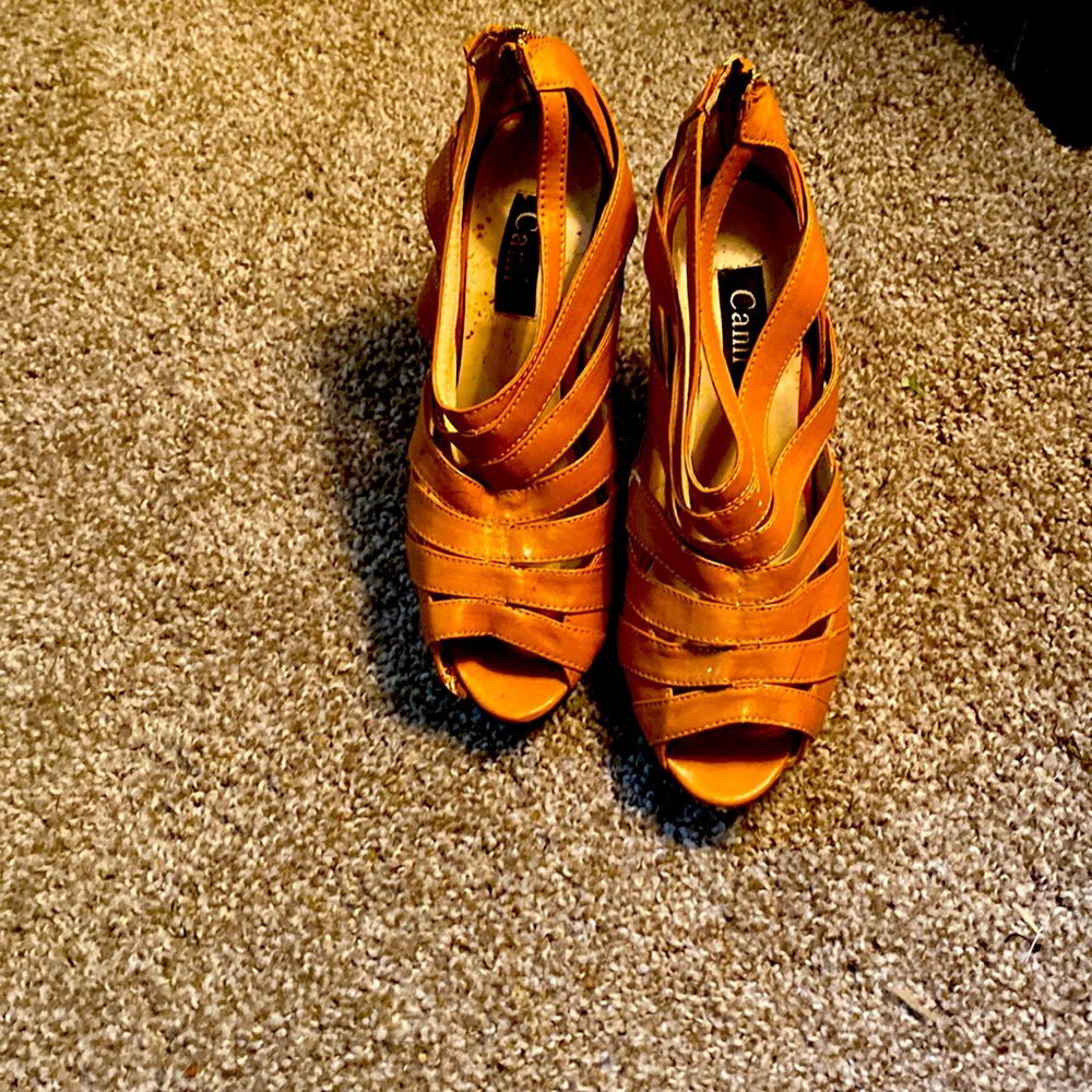 Open Toe, zipper back heel